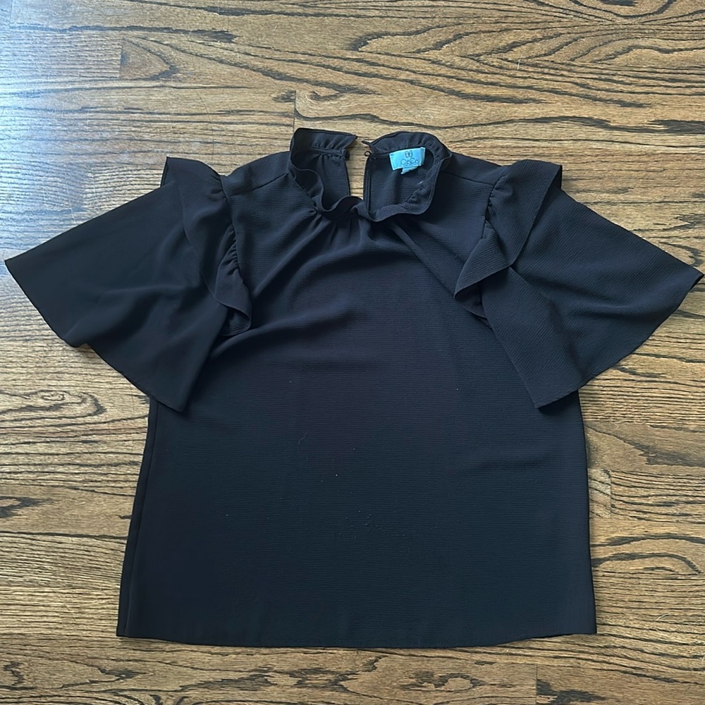 CeCe black top size M